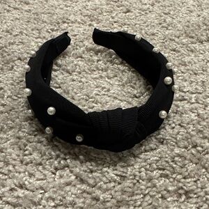 Elegant Black Pearl-Embellished Headband